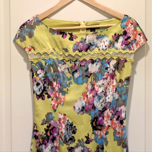 EUC Harry Who 8 Assym Chartreuse Silk Floral Dress with Ruffle Trim - Picture 2 of 11